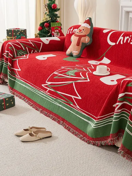 Consistent Holiday Vibe Through Scent, Sound and Ambience